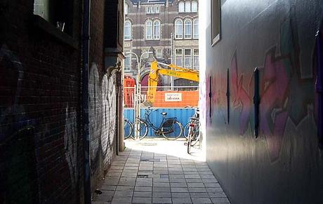 Wijde Kapelsteeg richting Rokin, Amsterdam 